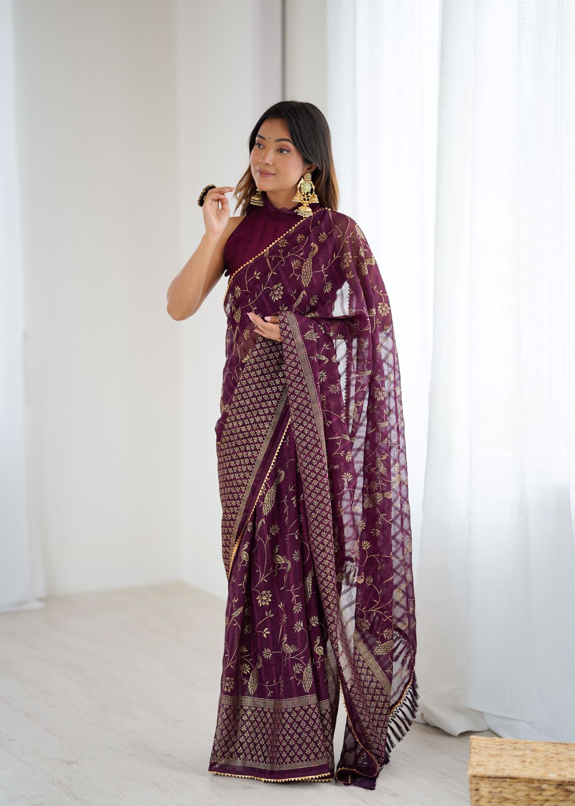💃 Elegant Georgette Silk Saree with Foil Work & Lace Detailing – Classic Festive Wear 💫